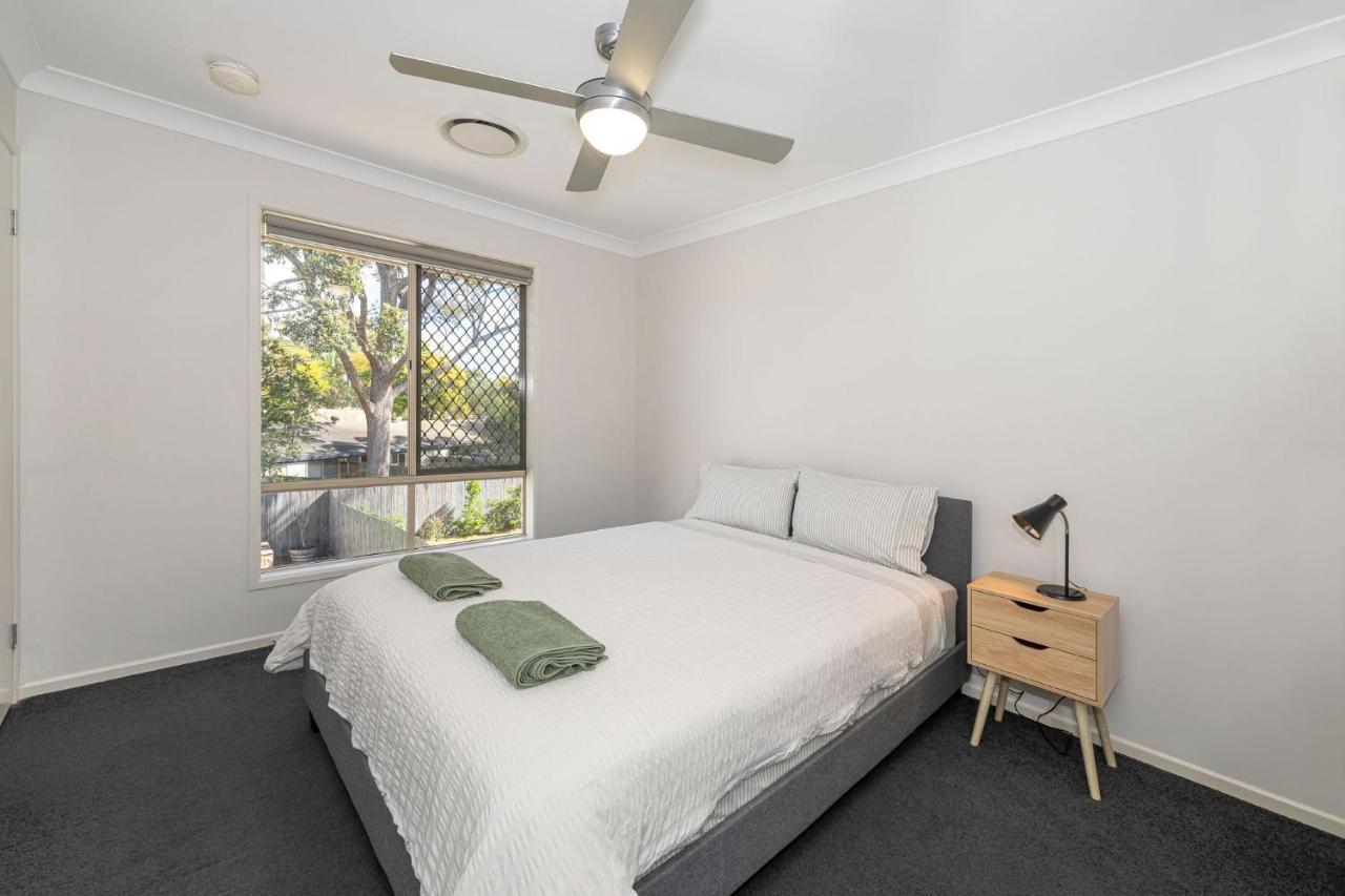 Large House 7 Mins From Airport Holiday home Brisbane